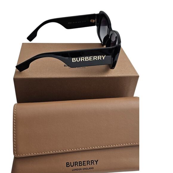 Burberry Accessories - Burberry BE4410 square-frame sunglasses in black acetate